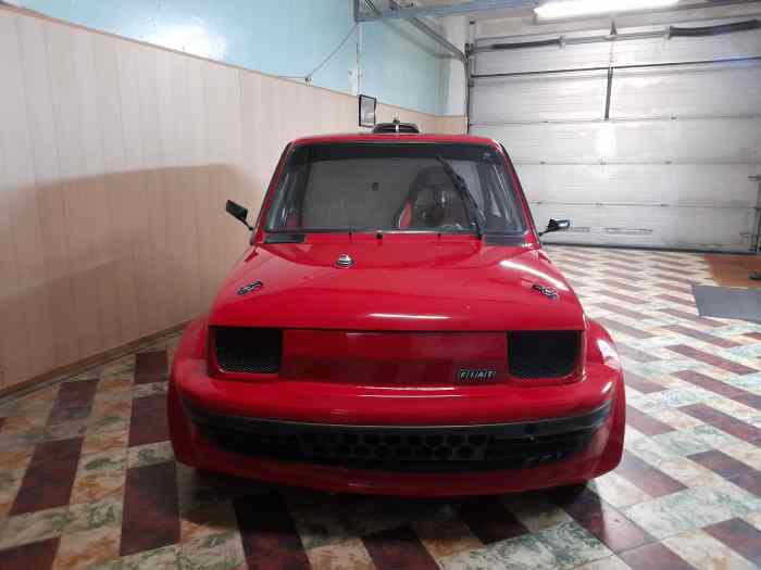 Une des FIAT 126 parmi les plus rapides en CEE. 0