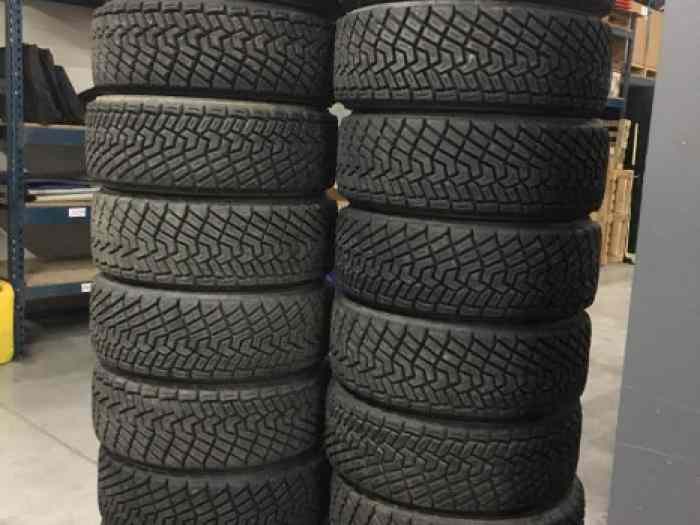 Lot Pneus Rallye PIRELLI 18