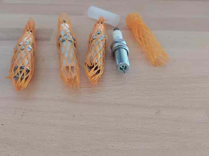 Bougie NGK R2554B pour 208T16 ou DS3 R5 2