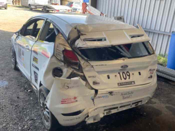 Ford Fiesta R2J accidenté 1