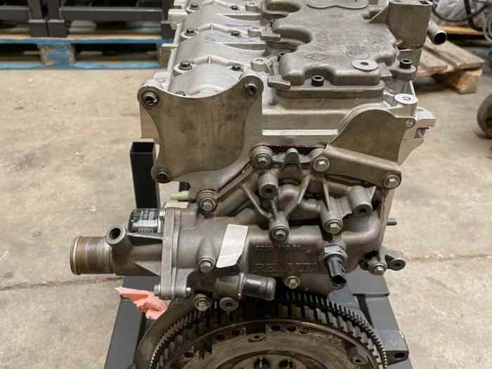 moteur F4R 832 garantie 1 an 2