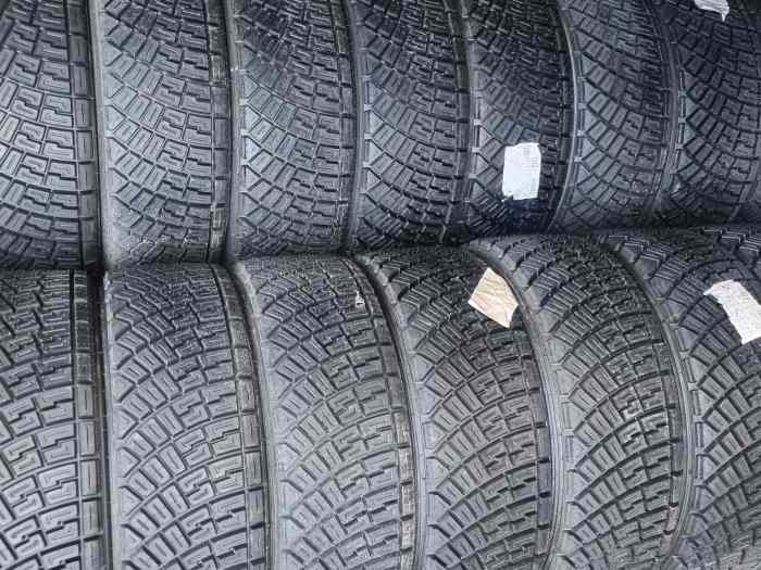 NEUF !! 14 pneus terre Michelin 17/65-15 hard 0