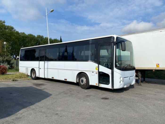 Autocar Renault Arès 52 places