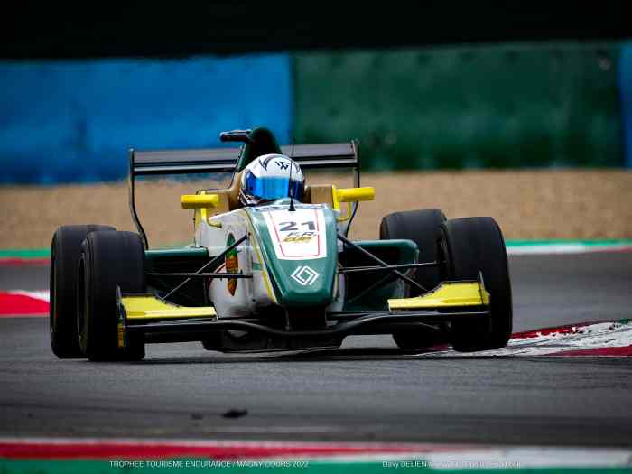 TATUUS FR 2.0 FORMULE RENAULT 2013 UPG...