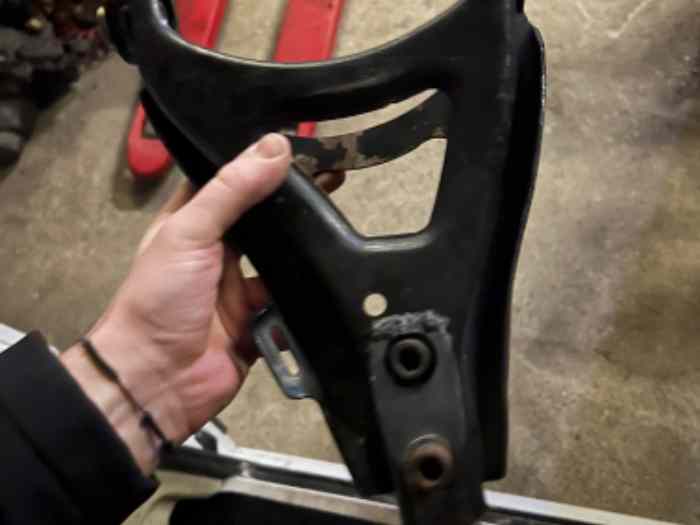 Triangle renforcé et rotulé clio 2 0