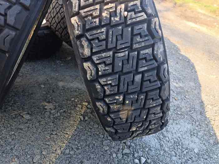 pneu Michelin terre 13 pouces 3
