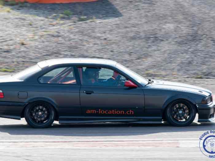 BMW e36 325i coupé 0