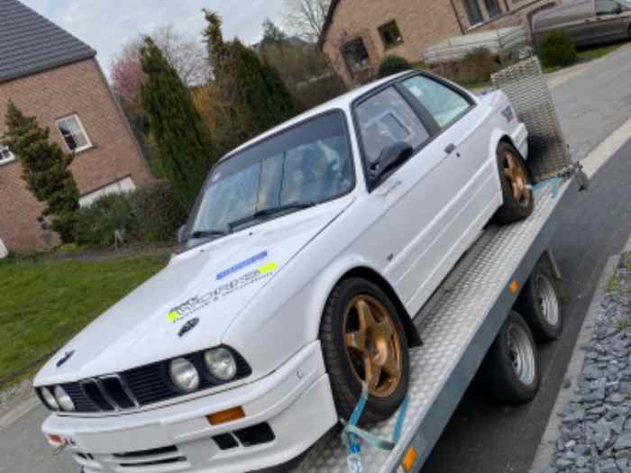 BMW E30 325i