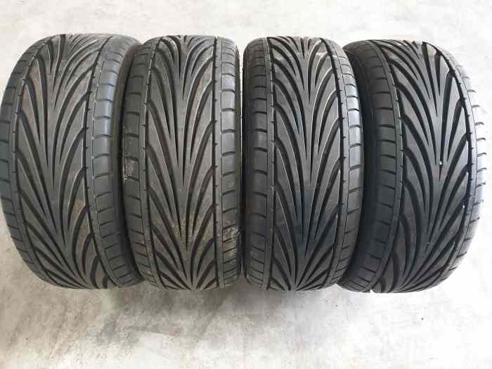 Pneus Toyo proxes T1R R16 0