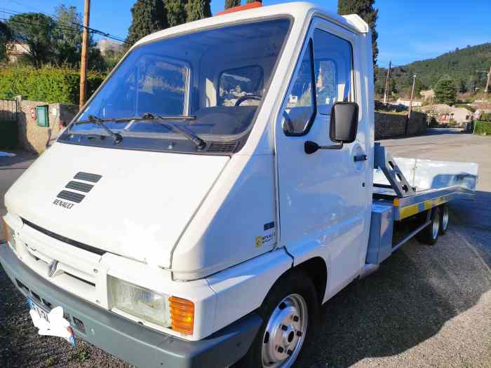 VENDU !!! Merci Mikado .Dépanneuse Renault master V L 0