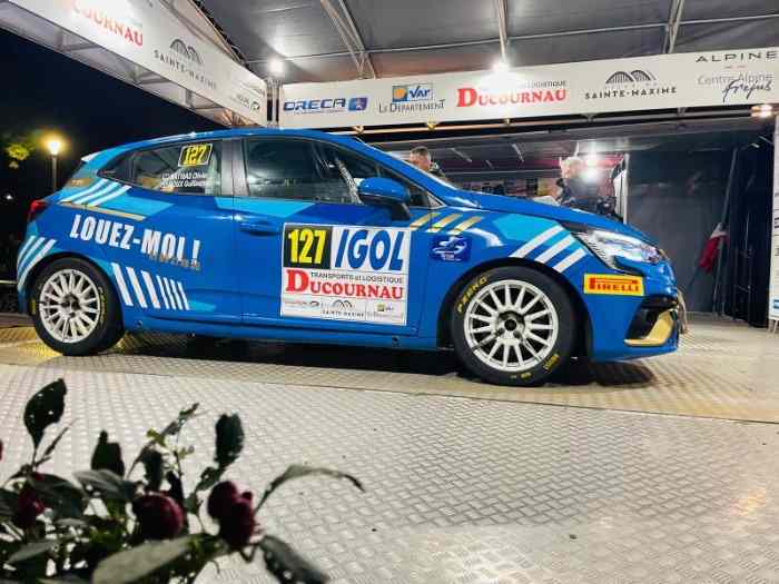 LOCATION 208 R2 EVO OU CLIO RC5 2