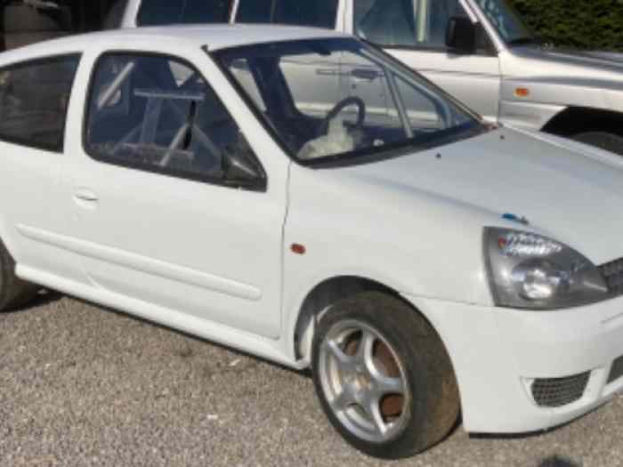 Caisse complète Clio 2 F2000 arceau MATTER 3