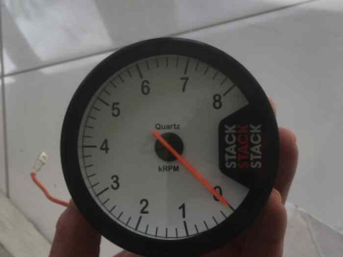Vends compte tour STACK ST200 3