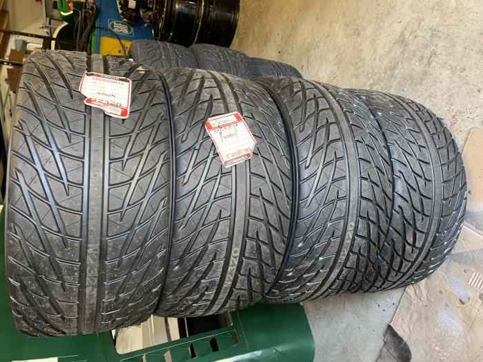 Pneumatiques YOKO & PIRELLI 3