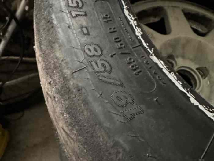 MICHELIN R 11 15 POUCES 19/58-15 1