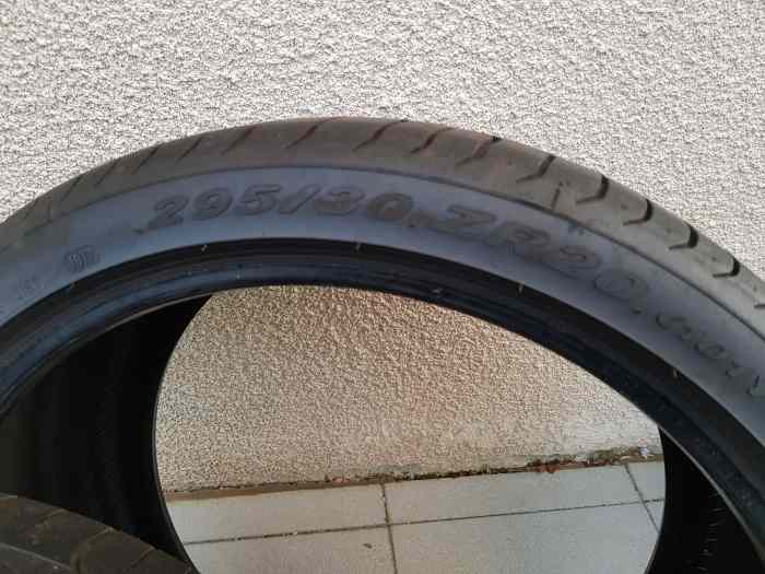 2 Pneus été Pirelli 295/30R20 faible u...