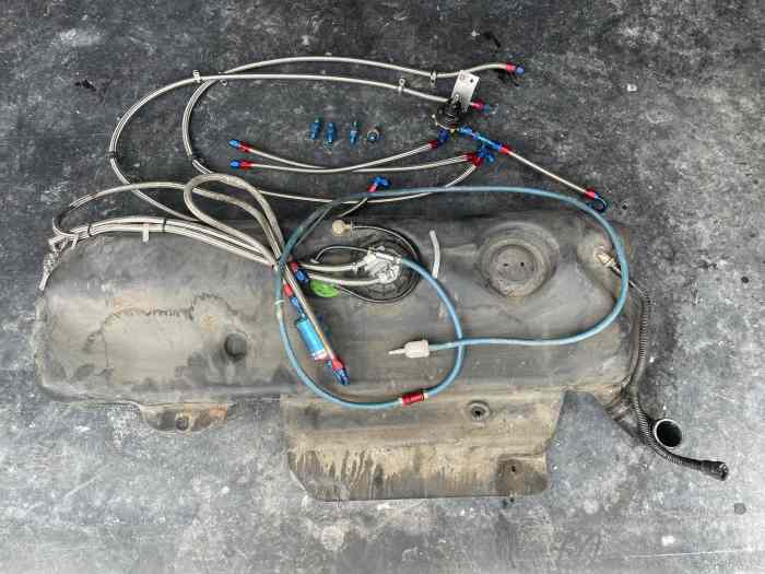 RESERVOIR + CIRCUIT ESSENCE DURITES CO...