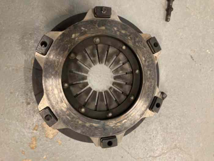 Mécanisme, Embrayage, AP Racing 1