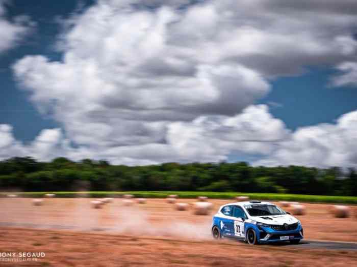 Location CLIO V RALLY 4 (RC4) 2