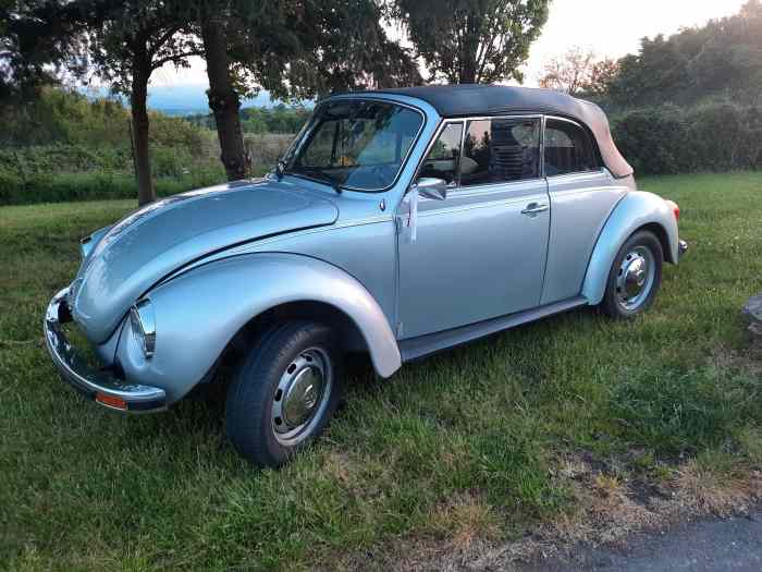 VW Coccinelle munching number de 1977