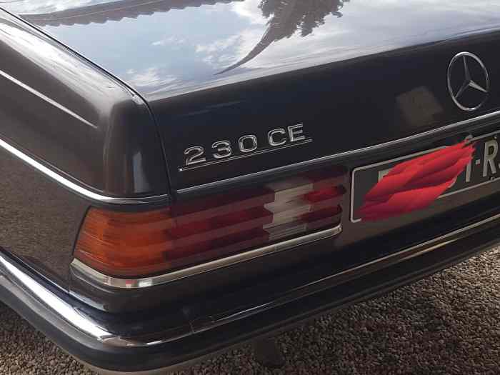 Mercedes Coupé 230 CE W123