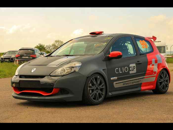 Clio 3 cup 0