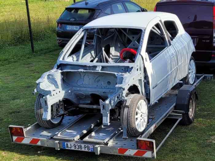 CLIO 3 F2000/14