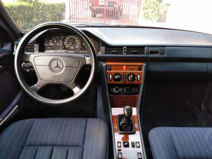 Mercedes w124 manuelle E320 1