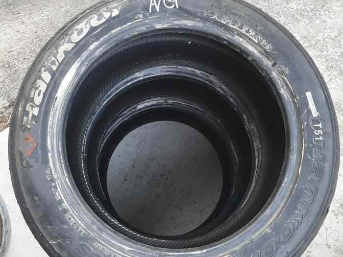 Vend pneus slicks d