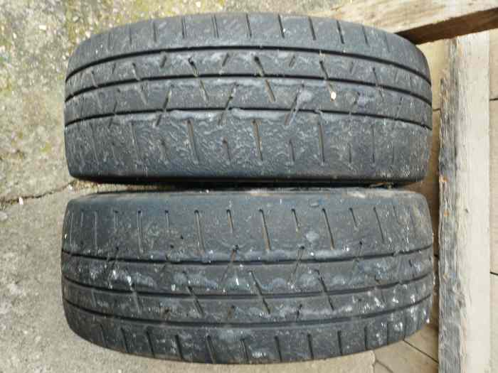 Vends pneus HANKOOK en 17 pouces 0