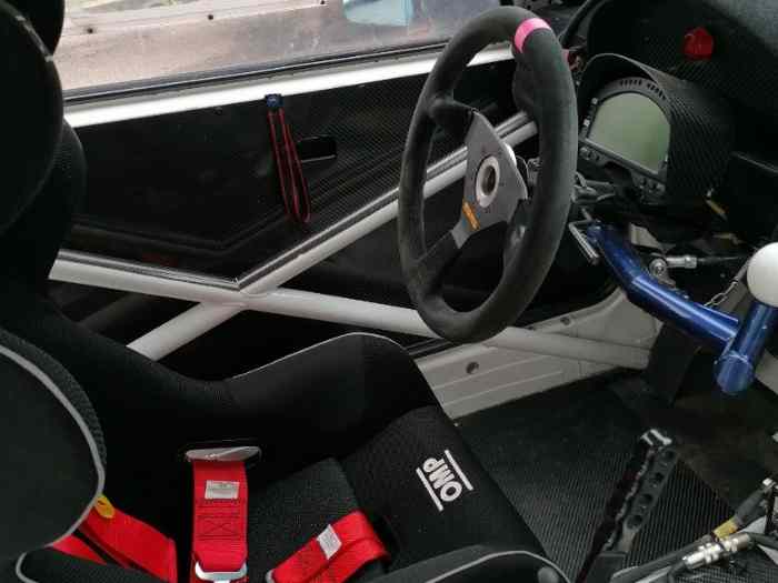 BMW Compact f2000 1