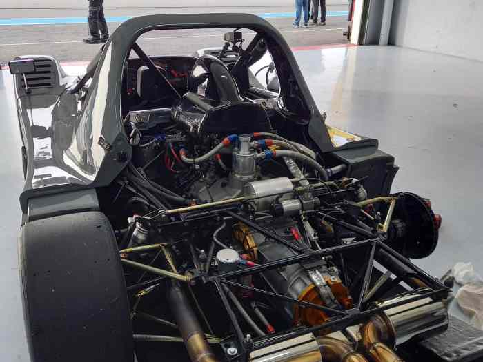 RADICAL SR8 430cv 3