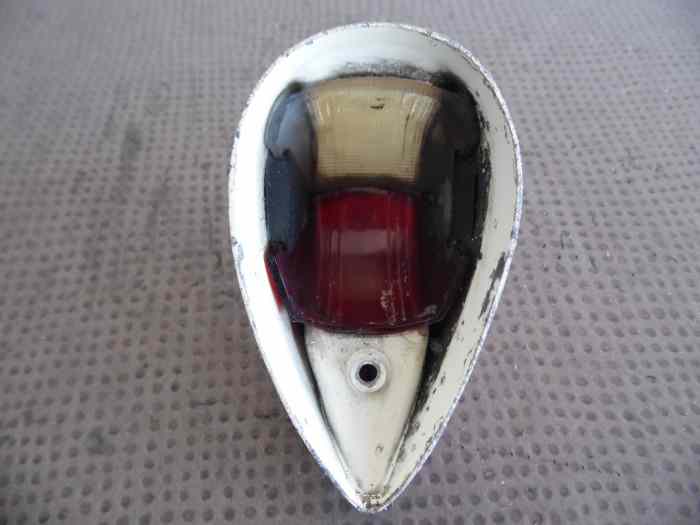 CABOCHON FEU CLIGNOTANT LATERAL RENAULT 4CV, JUVAQUATRE, DAUPHINE & FREGATE 5