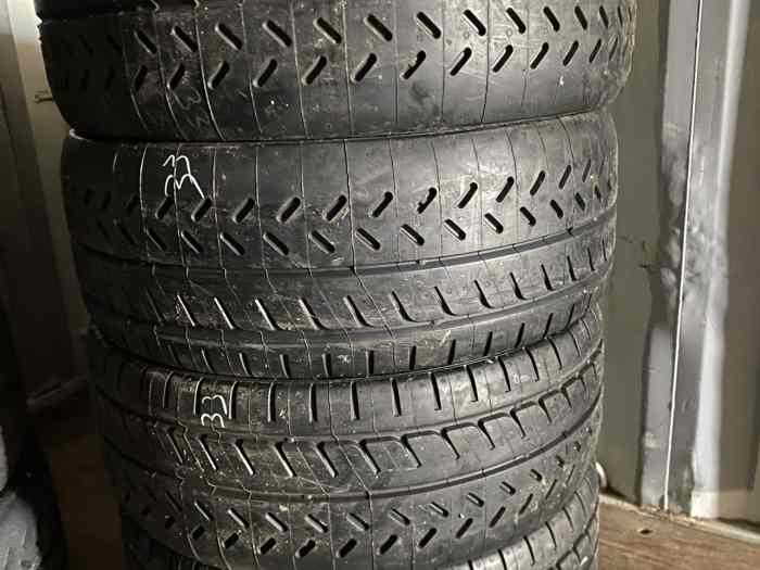 Lot de pneus Michelin 18