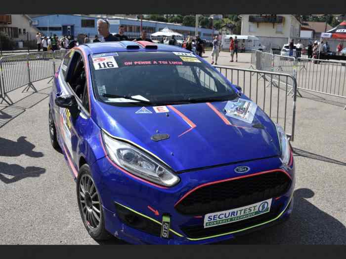 fiesta r2j réservée