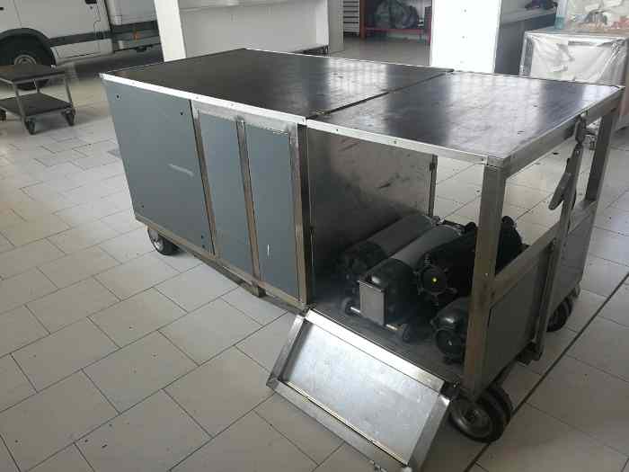 Tool trolley for track, with 