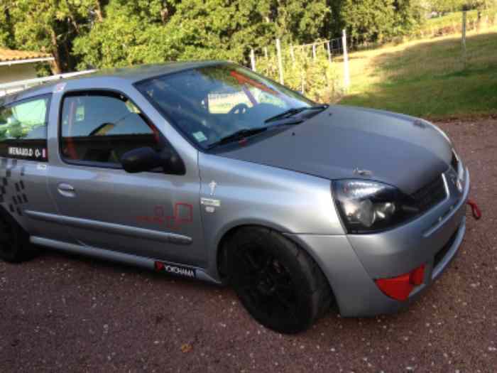 Clio rs 2 f2000 0