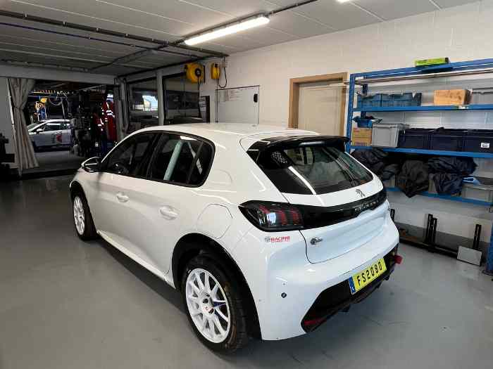 Peugeot 208 Rally4 1