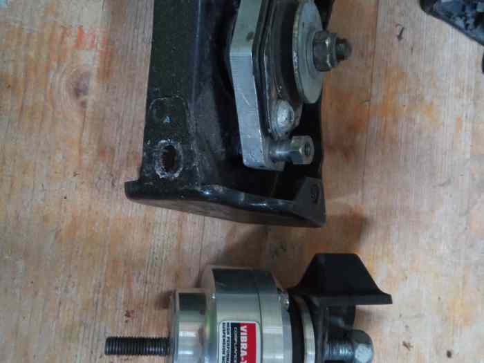 Supports moteur et boite 306 F2000