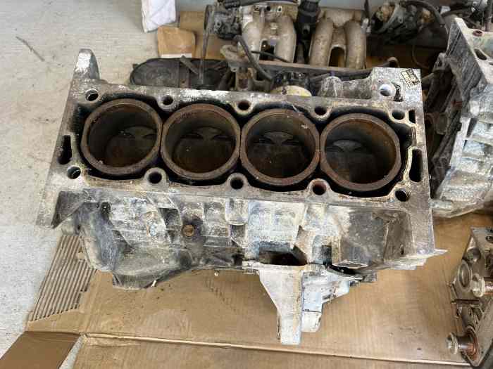 PIECES MOTEUR PEUGEOT GTI 16S 1900 1