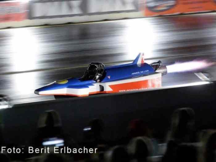 Dragster jetcar 2000cv