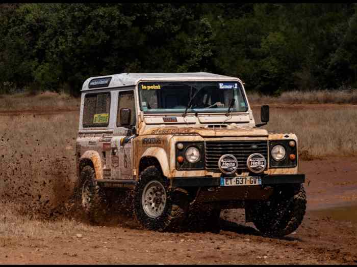 Defender v8