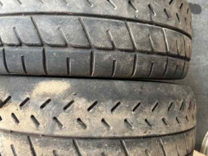 Vends 2 pneus Michelin P01 15 pouces 0