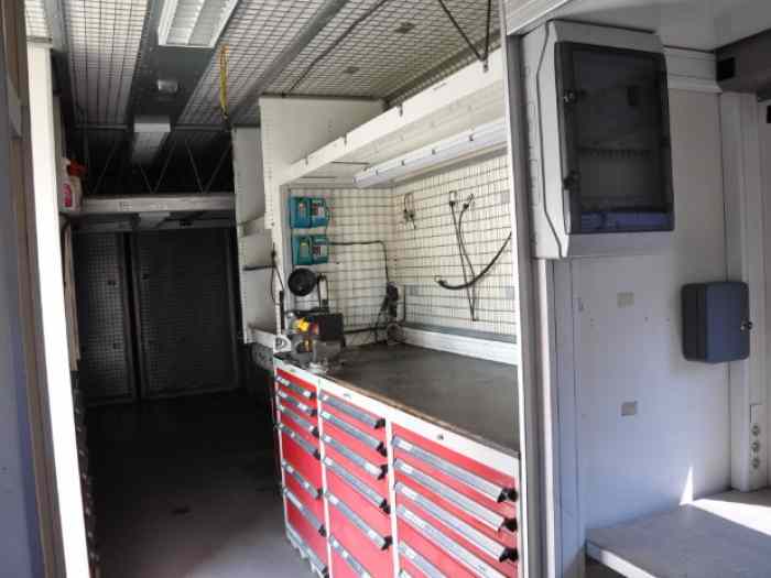 Camion atelier d - pièces et voitures de course à vendre, de rallye et ...