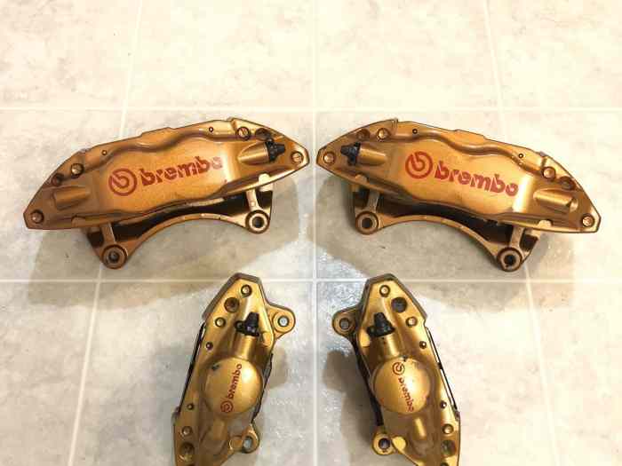 Étriers de frein avant et arrière Subaru WRX STi Brembo 0