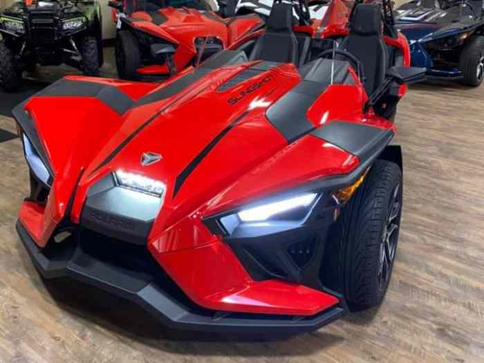 Ventes à rabais pour le tout nouveau véhicule Polaris Slingshot R 0