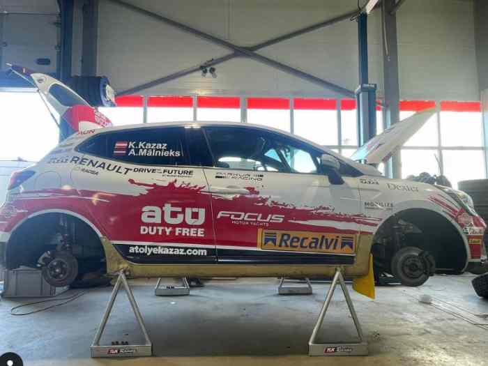 Vends Clio Rallye5 echange seulement a...