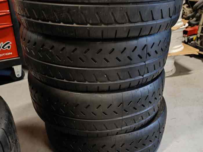 Pneus Michelin 17 neufs