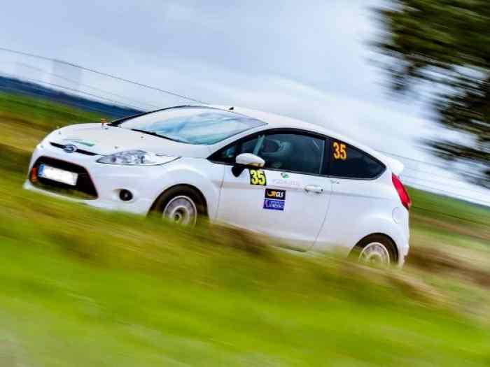 Ford Fiesta R1 0
