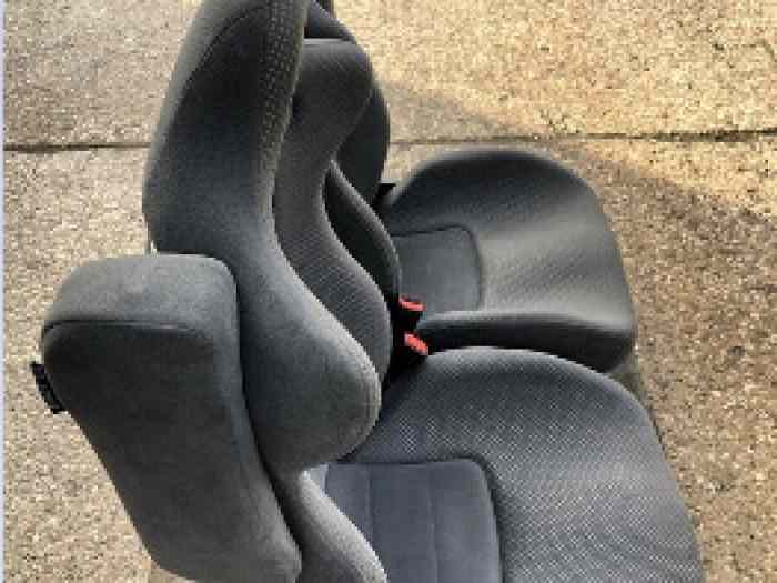 Nissan Skyline GTR R34 Seats 1